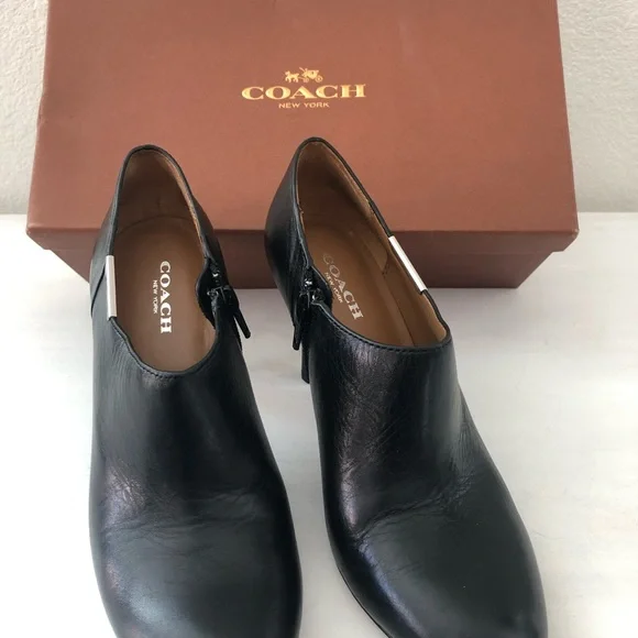 Coach Shoes - Picture 3 of 5